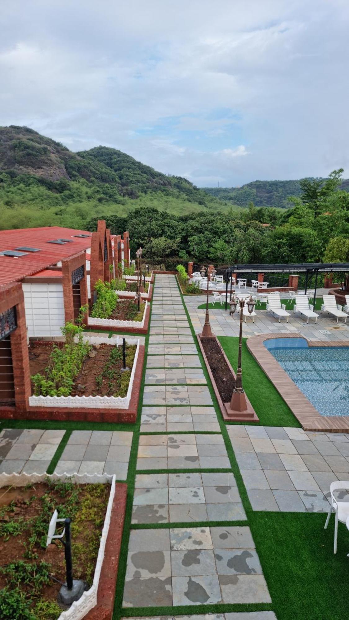Nostravila Lonavala Esterno foto